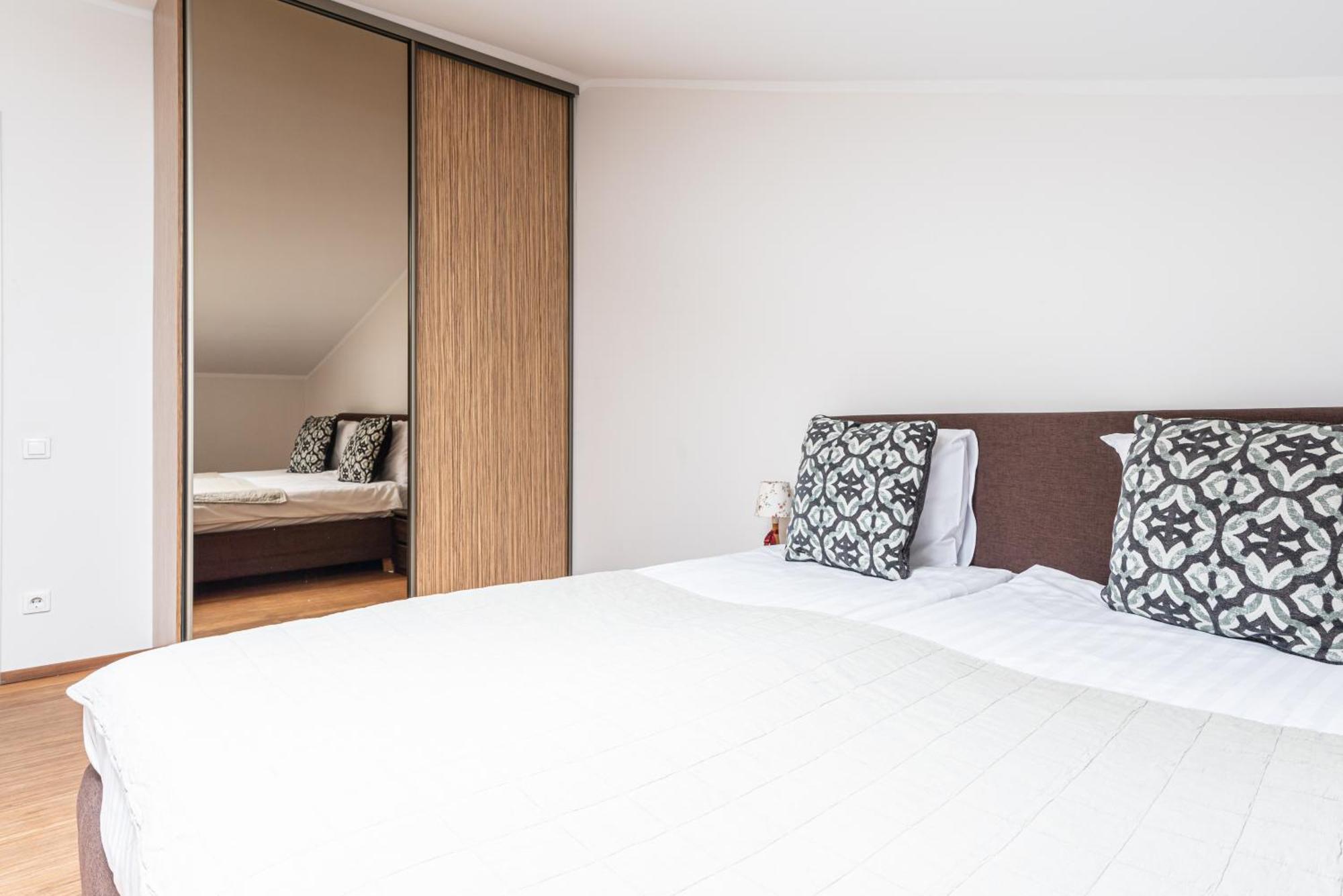 Yoga Residence Apartments Tallin Exterior foto